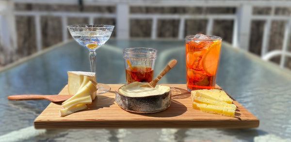 The Ultimate Guide to Pairing Cocktails with Cheese